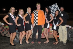 eagle-09-04-11-sport-mod-king-of-the-hill-champion-kevin-anderson-with-2011-nebraska-cup-finalist-catrina-harris-elle-patocka-emma-kelley-jamie-kromberg-lindsey-flodman-and-flagman-billy-lioyd