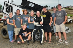 Eagle-09-07-15-IMCA-Nationals-428-Chad-Wilson-with-crew-and-family